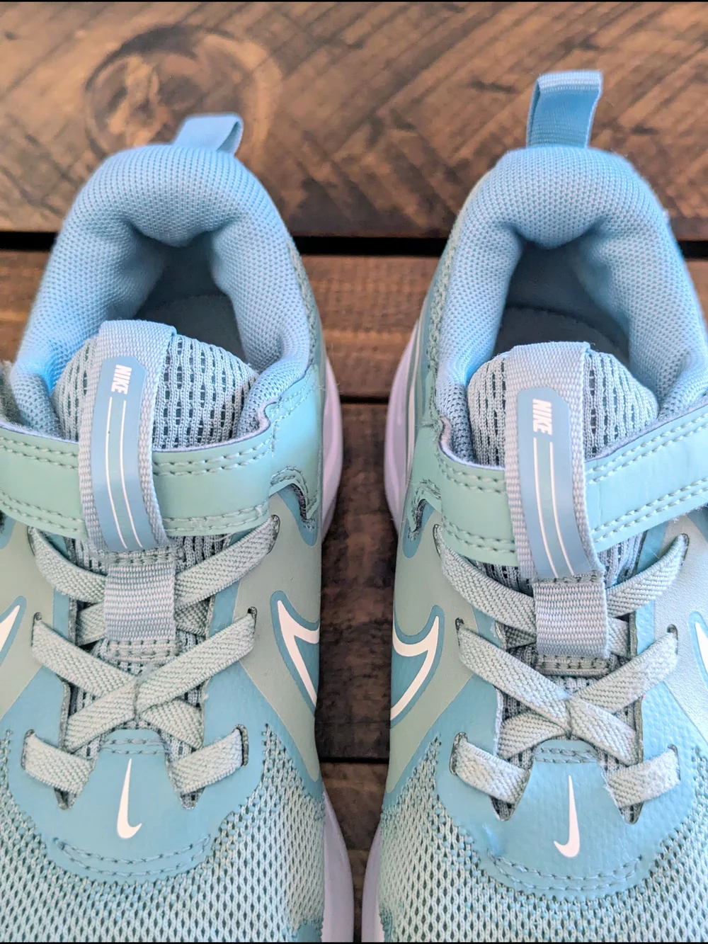 Nike Cosmic Runner Cannon Denim Turquoise White Sail Kids Unisex Size 13C Swoosh